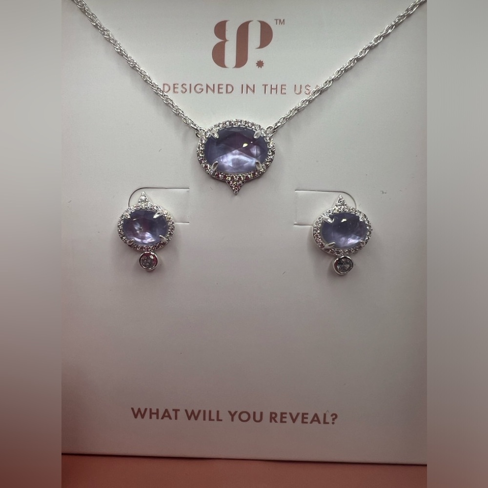 NWT- Matching Necklace and Earring set